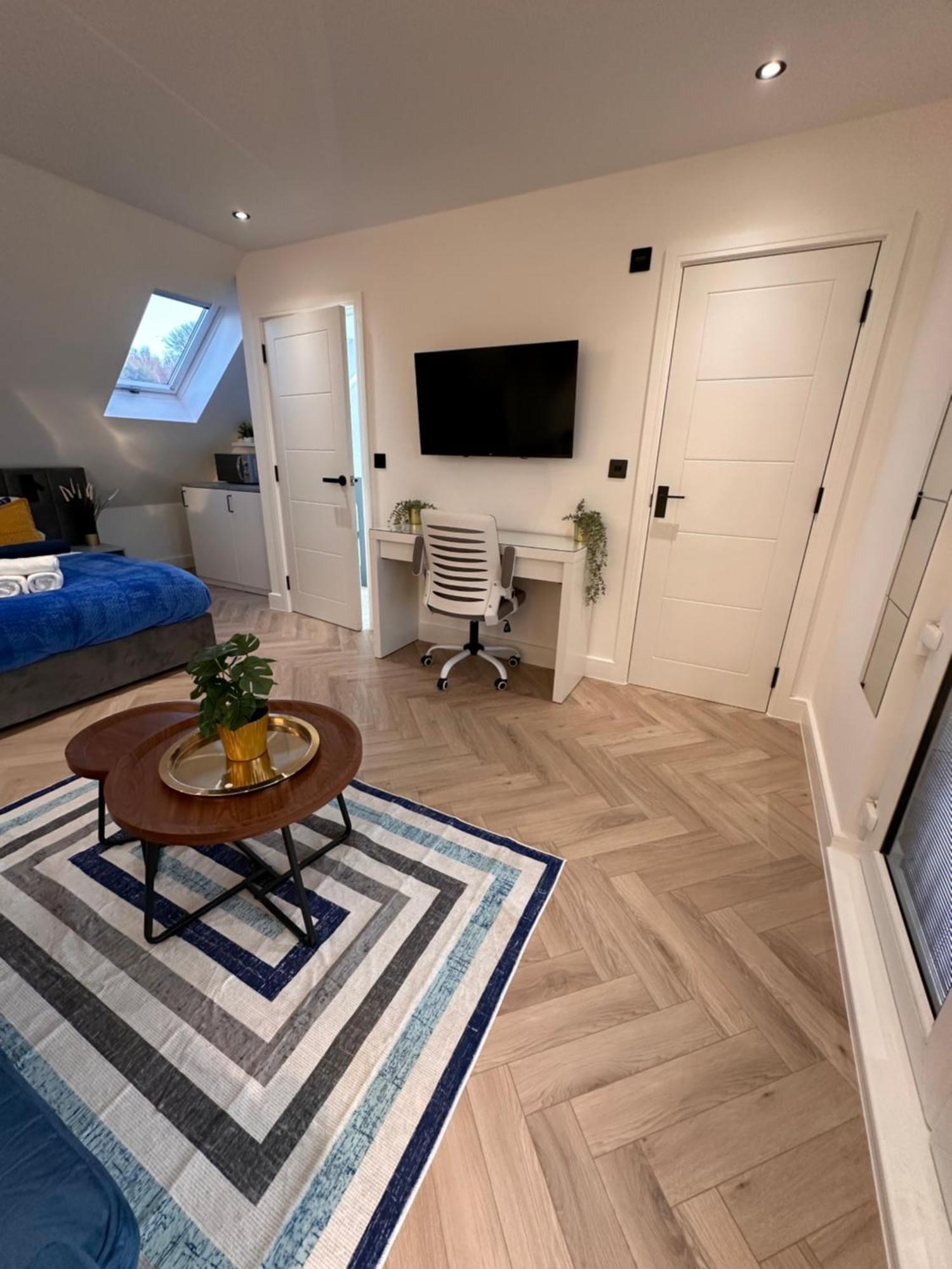 R5 - Luxury Private Ensuite Self-Contained Room - Newly Renovated Halesowen Ngoại thất bức ảnh